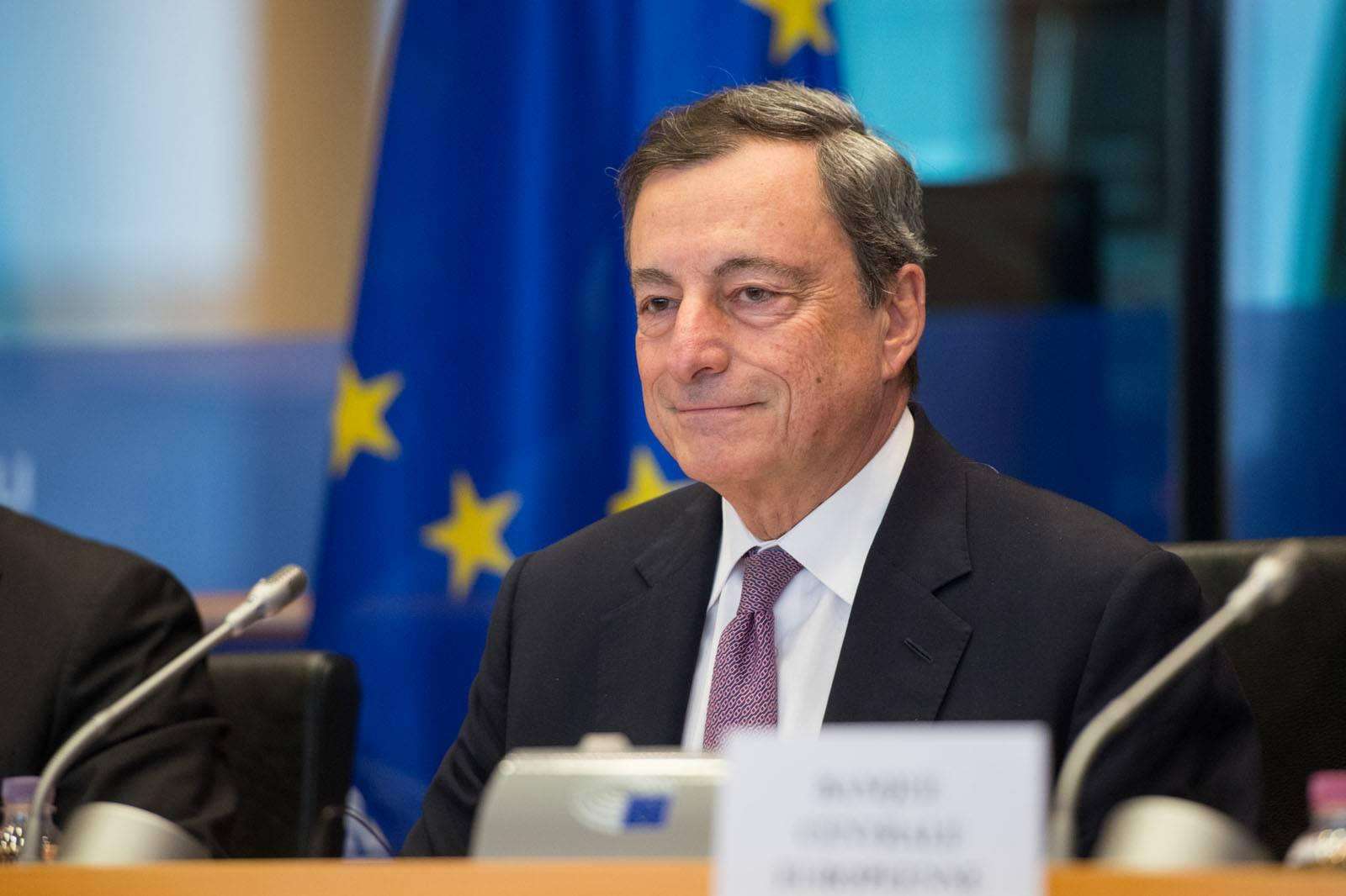 Vaccini Covid: reazione Draghi, per primo in Europa blocca l’export di Astrazeneca in Australia