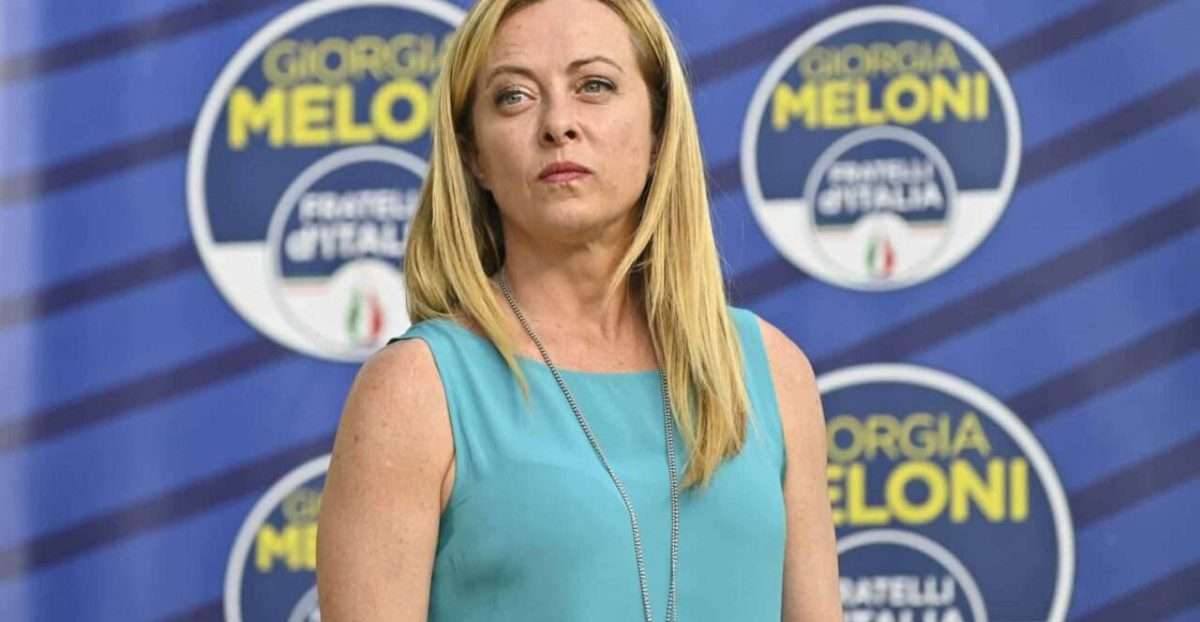 Governo Meloni: la famiglia spinge Berlusconi a maggiore equilibrio e il dialogo riparte