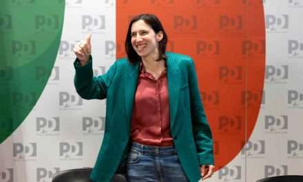 Pd, Schlein proclamata segretaria: “Costruiremo un’opposizione rigorosa”. Bonaccini presidente