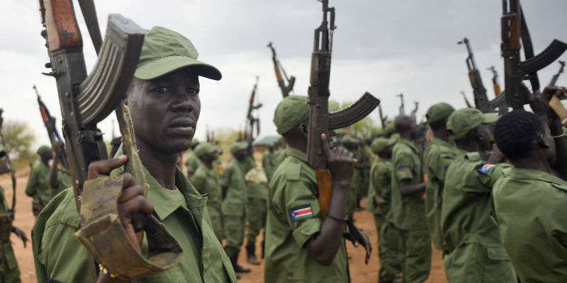 Sudan, evacuati i cittadini occidentali. Erdogan si offre di ospitare i negoziati ad Ankara