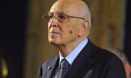 L’ultimo saluto a Giorgio Napolitano, ai funerali in forma laica a Montecitorio parteciperanno anche Macron e Steinmeier